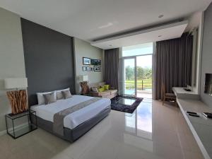 MIDST 2 ROYAL HILLS GOLF COURSE AND SPA