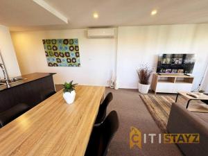 Posh in Phillip - 2bd 2bth Apt