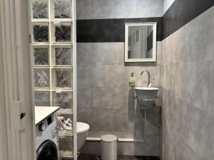 Appartements Luengoni - 1 chambre - Wifi - Proche Parc Thermal - 2 personnes : photos des chambres