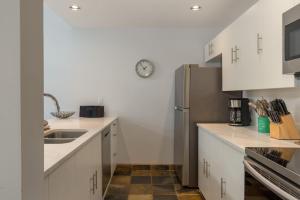 Tantalus Penthouse Mountain and Village Views