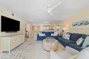 SeaSpray East 825-Gulf Front