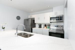 Tantalus Penthouse Mountain and Village Views