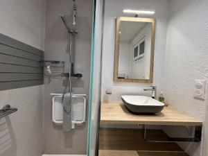 Appartements Luengoni - 1 chambre - Wifi - Proche Parc Thermal - 2 personnes : photos des chambres