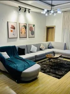 Glick Luxury Apartment - Dakibiu