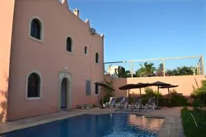 Riad Aïcha Addi - Poolside - Traditional Moroccan - Ifrane