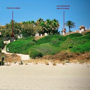 Loma del Rey 56 - casa primera linea de mar