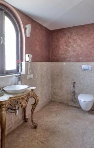 Villa Lirio by tisyastays