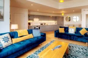 Luxury 5* Marina Apartment - Langstone