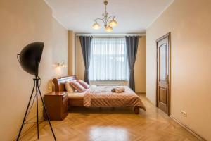 Sunny flat in art nouveau area