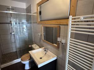 Panoramique mer, T2 climatisé neuf avec stationnement à 200 m du village - FR-1-768-55