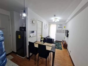 Arezzo Place Davao - Condo Rentals WITH FREE POOL, 200MBPS CONNECTION