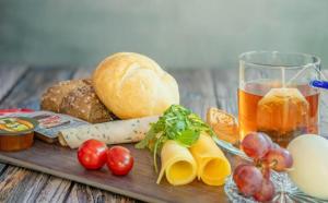 Unieke Bed en Breakfast met historisch verhaal in Ferwert De K roon van Marijn