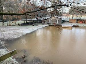 Unieke chalet aan het water