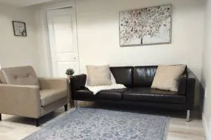 Basement Waterloo Near 24-7 Restraints - Ватерлоо