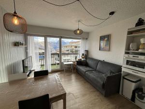 Studio cabine rénové, 4 couchages, pied des pistes, parking, balcon sud - FR-1-297-160