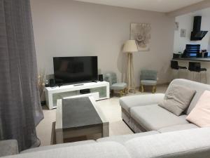 Maison de charme avec jardin au bord de lEure