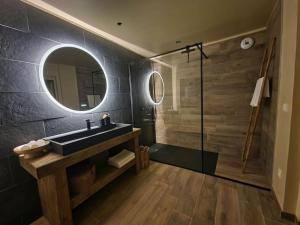 Maisons de vacances Gite Renove en bordure de foret : photos des chambres
