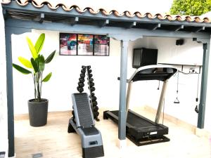 PAMRO moderner Bungalow - 4 Schlafzimmer - 2 Bäder - Whirpool - Ferienanlage mit Pool - Familienfreundlich