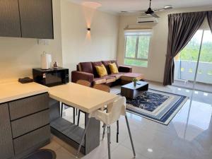 Desaru Sea Front Luxury Suite 3Pax D13A05