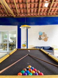 CASA PARATY · linda piscina, bilhar, campo de futebol, em condomínio