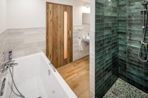 SpaTown Promenade Apartment