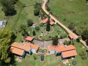 Hotel MACA lago calima - 卡利马