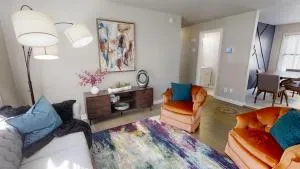 Sullivan St Cottage in Historic Madison City AL - ديكاتور