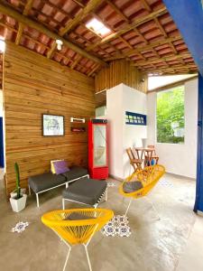 CASA PARATY · linda piscina, bilhar, campo de futebol, em condomínio