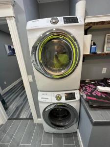 Brand New Luxury Old Port Home with Hot Tub - Fire Pit -Sleeps 10