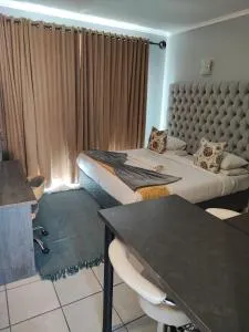 A47 self catering apartment inside Bains Lodge - Phahameng