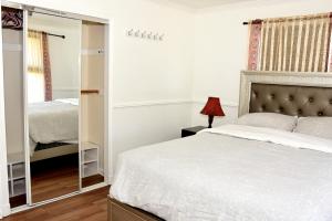 Handsome Home Renovated - close to Metro