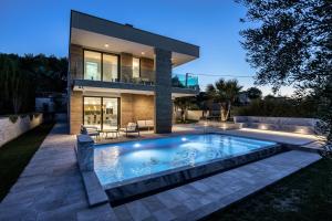Luxury Villa Con Brio