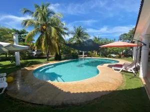 Casa de Descanso en Monterrico - La Curbina