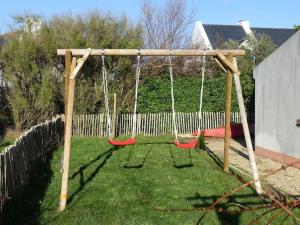 Maisons de vacances Maison au calme dans village fleuri - Jardin clos : photos des chambres