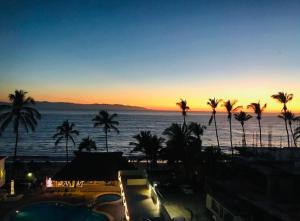 Costa Dorada Condo 101 Frente a la Playa