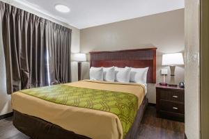Double Room - Accessible/Non-Smoking room in Econolodge Augusta