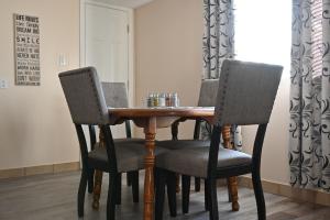 Elegant Downtown Niagara Falls Apartment
