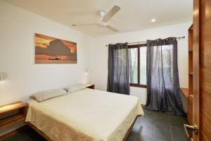 Green Turtle Townhome #3 Private Pool & Garden 300 Mt to Beach