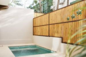 Green Turtle Townhome #4 Private Pool & Garden 300Mtrs to Beach