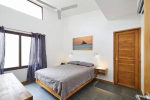 Green Turtle Townhome #4 Private Pool & Garden 300Mtrs to Beach