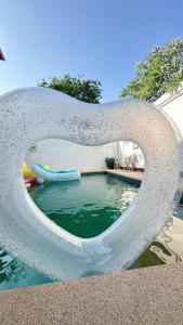 Bali Style Luxury Pool Villa near Beach & Walking ST!