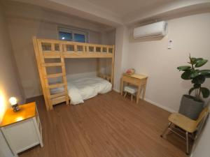 Phòng Giường Đôi Với Phòng Tắm Chung (Double Room with Shared Bathroom)