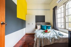 7 min to Sunway Pyramid Deluxe Room Shared House at PJS9
