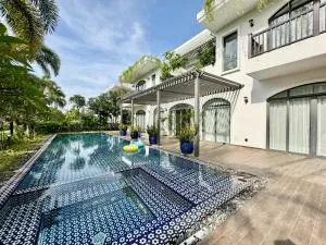 Bellevue west Phu Quoc 4BR beachfront Villa with private swimming pool - Ban Cui