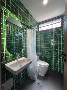 Brown Brick Thonglor - Blue Blueberry Room