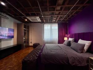 Brown Brick Thonglor - Blue Blueberry Room