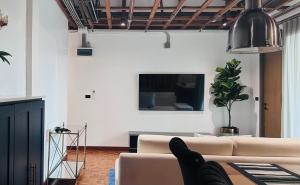 Brown Brick Thonglor - Red Burgundy Room