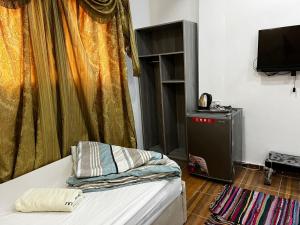 Jana Pyramids view inn