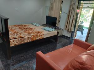 Sivarama garden resort,7 BHK swimming pools&Box cricket night play & AC, kichan withequipment,near bheemili beach road , vishakhapatnam