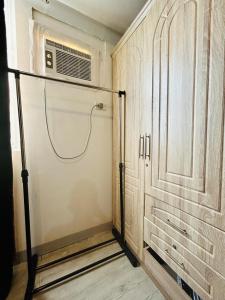 Cozy Studio Unit Near MRT Shaw & Malls